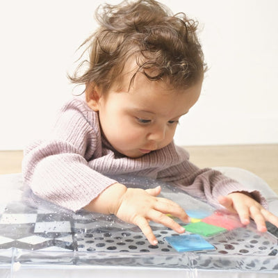 Heads up sensory play mat for tummy time